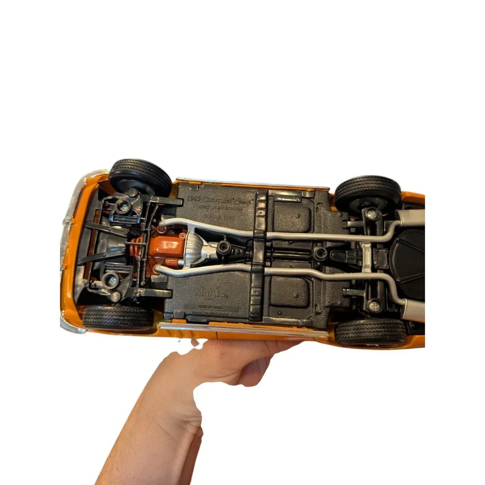 Maisto 1:18 1965 Chevrolet Corvette Orange Die Cast Exclusive‎ Special Edition